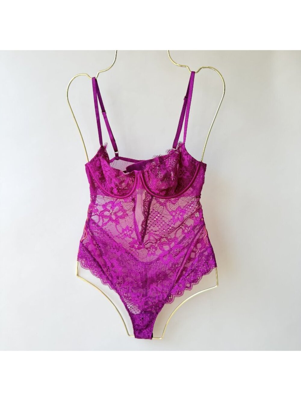 NWT Victoria’s Secret Pink Floral Lace Bodysuit Women’s Size M